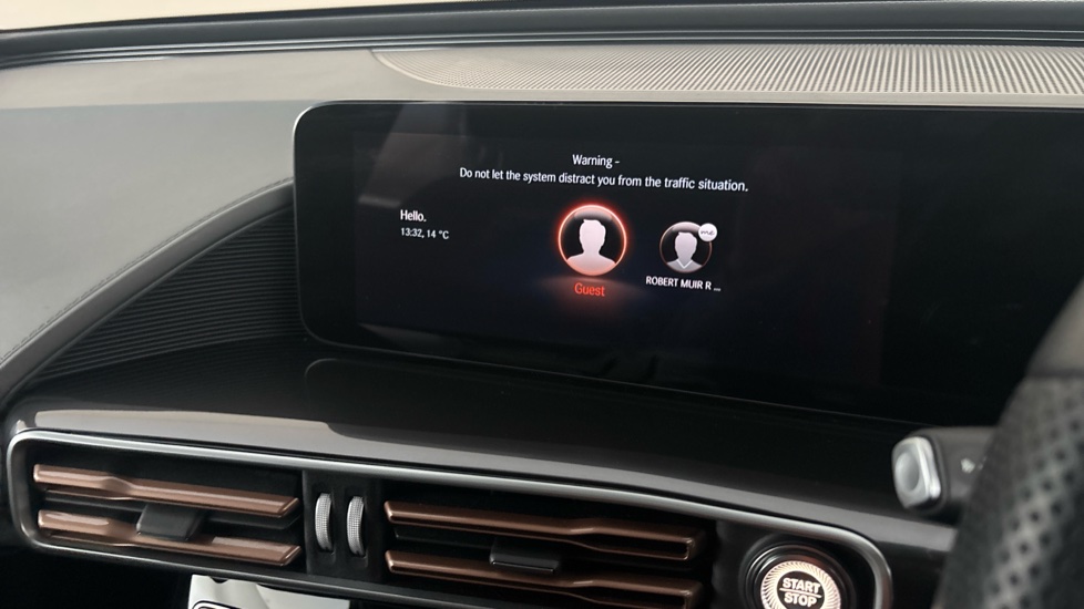 MERCEDES EQC Image 12