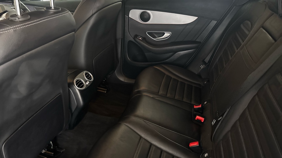 MERCEDES EQC Image 14