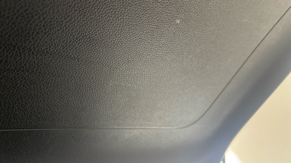 MERCEDES EQC scuff