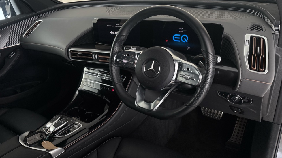 MERCEDES EQC Image 9