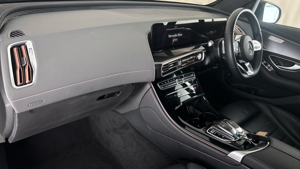 MERCEDES EQC Image 10