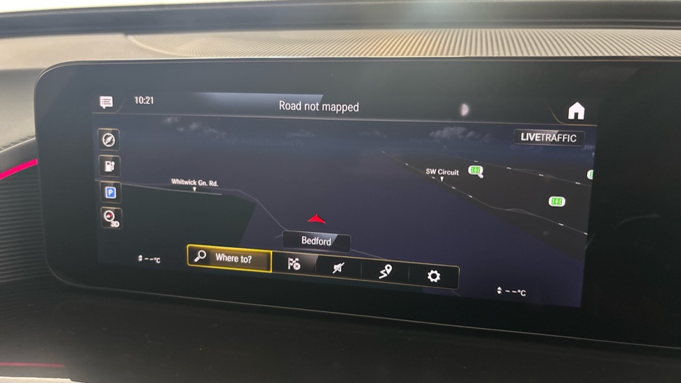 MERCEDES EQC Image 12