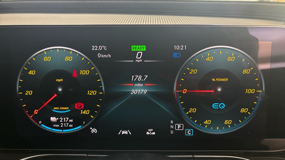 MERCEDES EQC Image 13