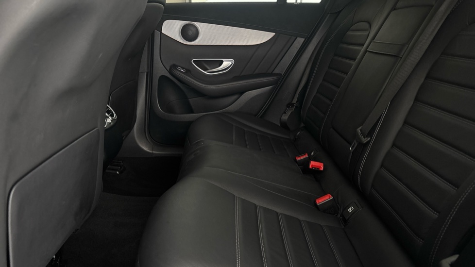 MERCEDES EQC Image 14