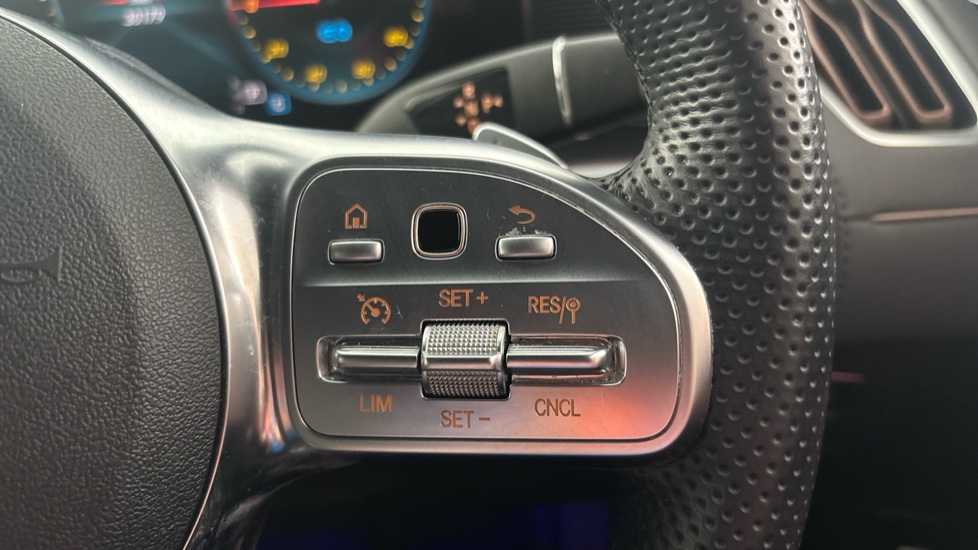MERCEDES EQC Cruise control