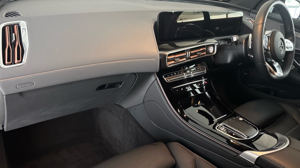 MERCEDES EQC Image 10