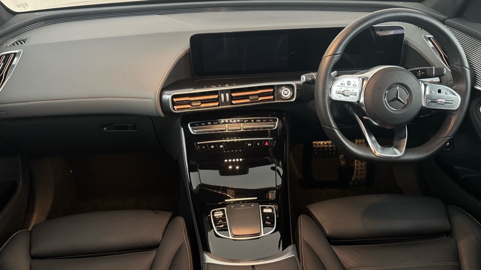 MERCEDES EQC Image 11