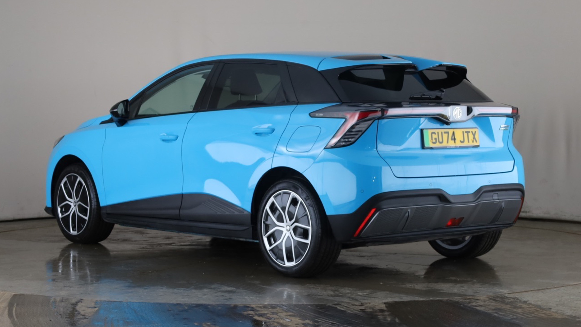 150kW Trophy EV Long Range 64kWh 5dr Auto [2024]