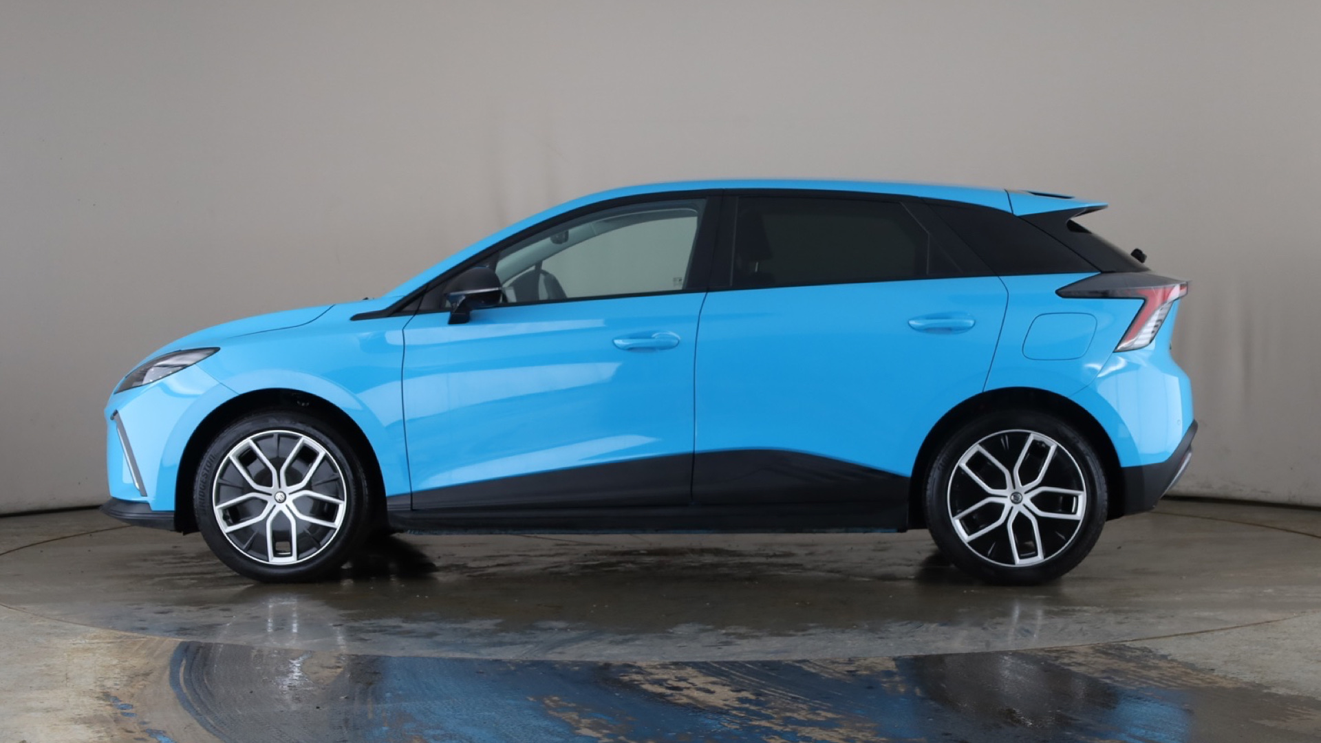 150kW Trophy EV Long Range 64kWh 5dr Auto [2024]