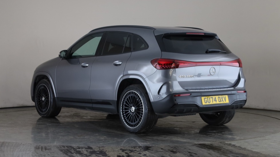 MERCEDES EQA Image 3