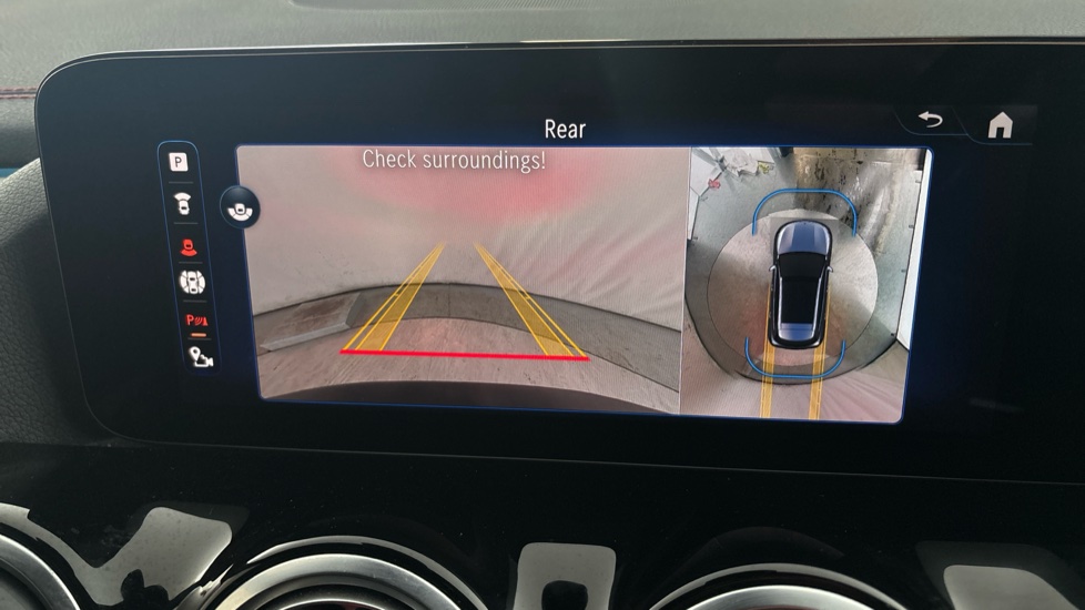 MERCEDES EQA reverse camera