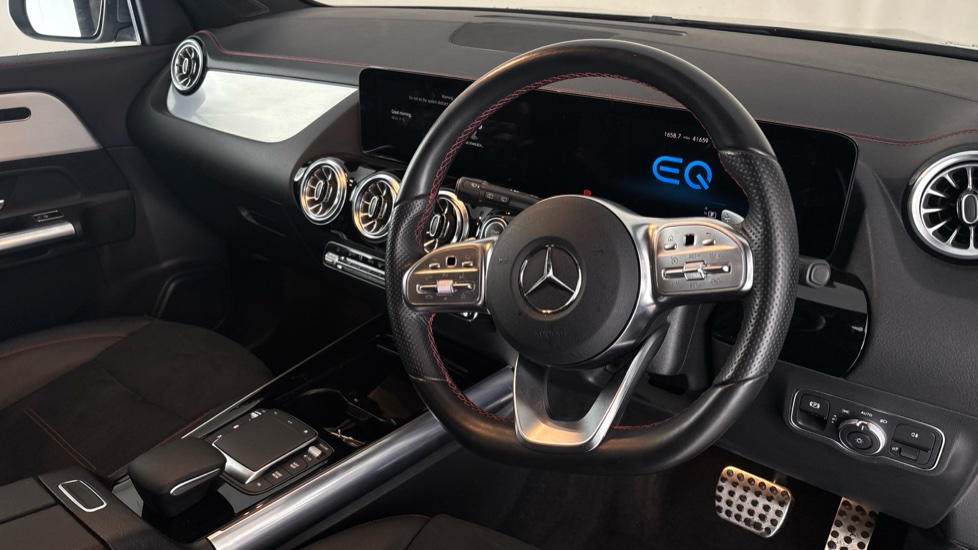 MERCEDES EQA Image 9