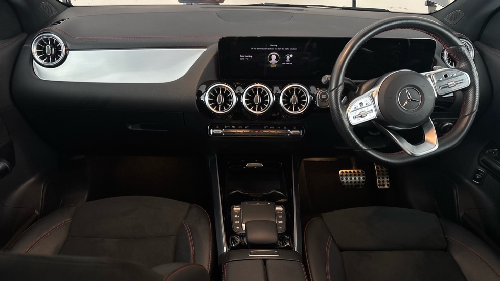 MERCEDES EQA Image 11