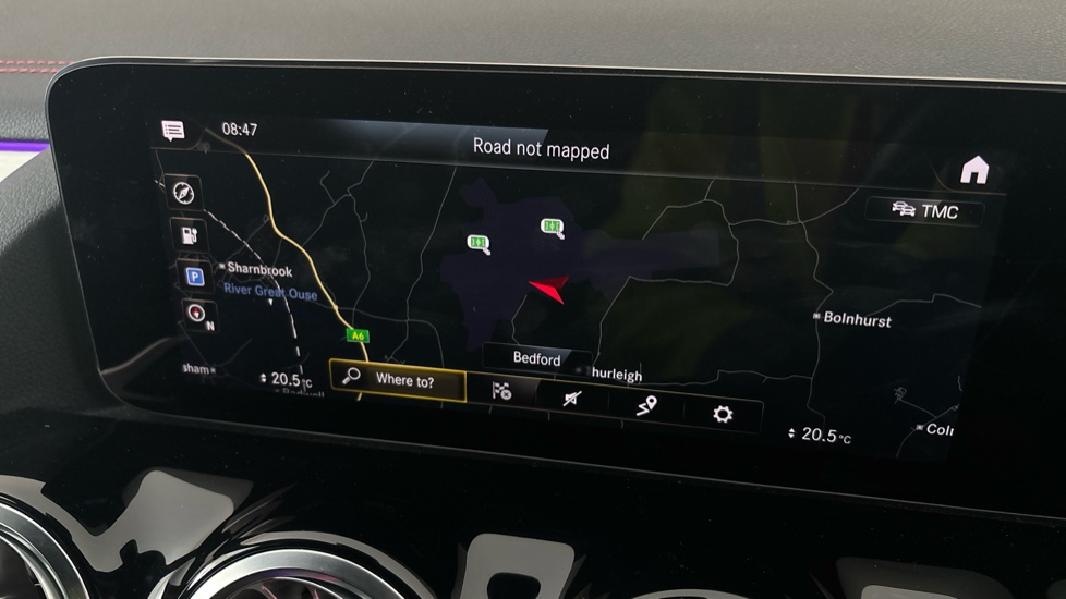 MERCEDES EQA Image 12
