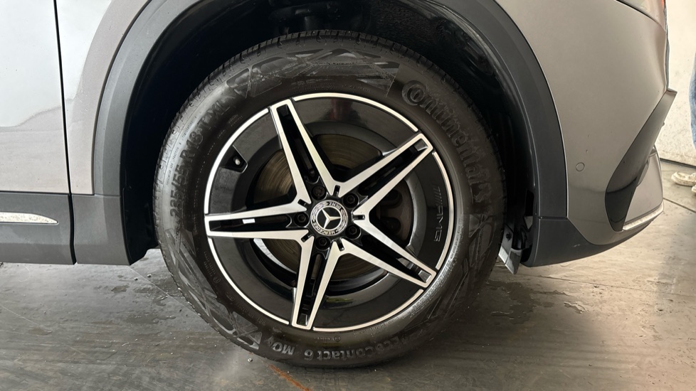 MERCEDES EQA Image 20