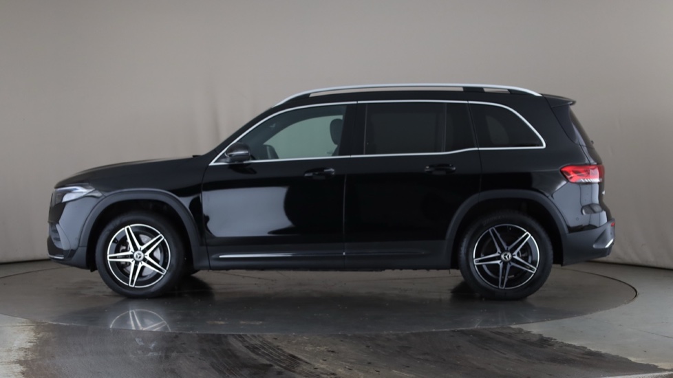 MERCEDES EQB Image 2