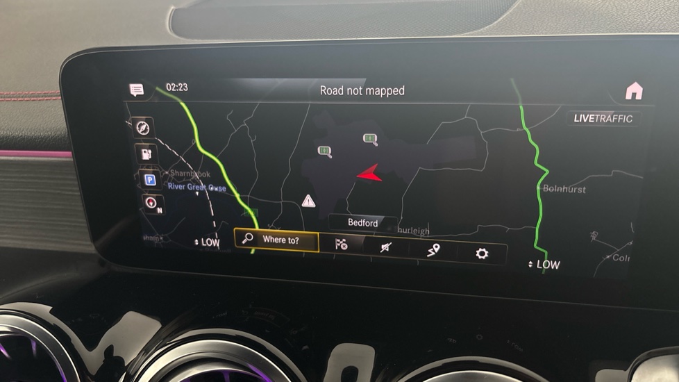 MERCEDES EQB Image 12