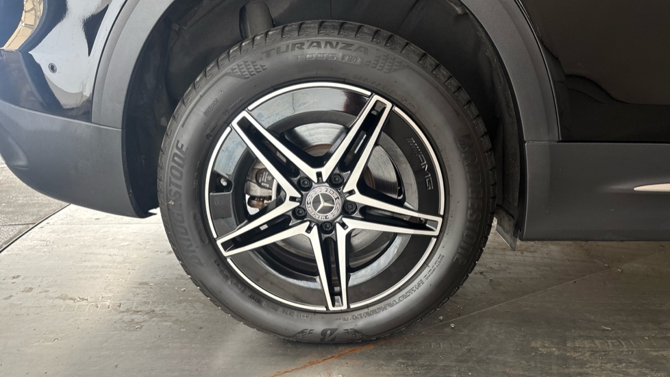 MERCEDES EQB Image 19