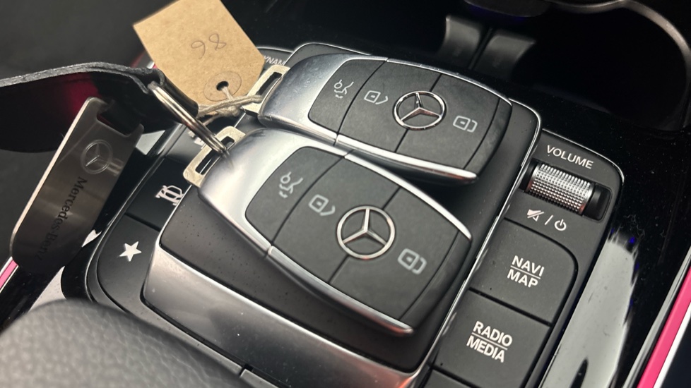 MERCEDES EQB 2 keys