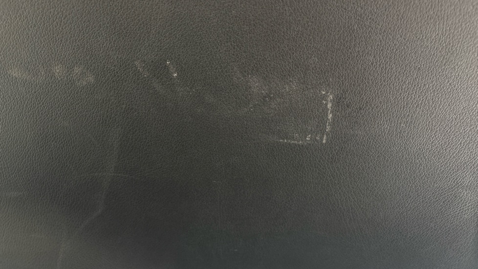 MERCEDES EQB Scuff