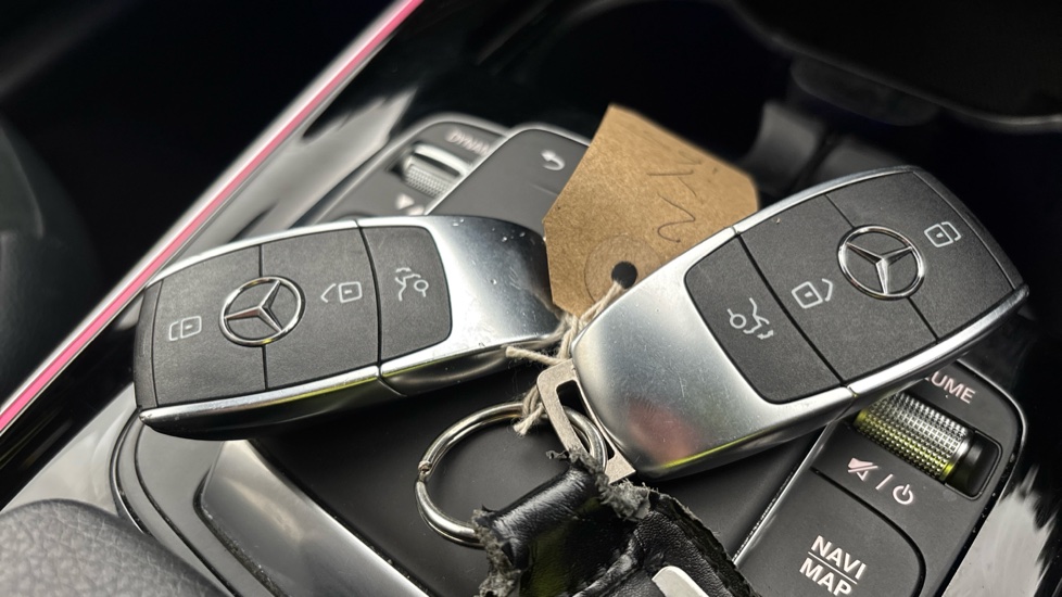 MERCEDES EQB 2 keys