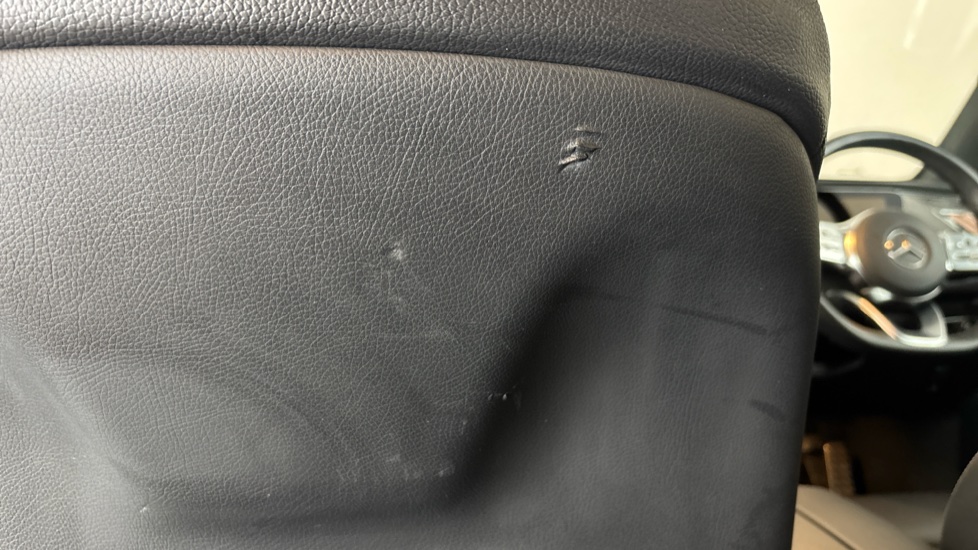 MERCEDES EQC Scuff