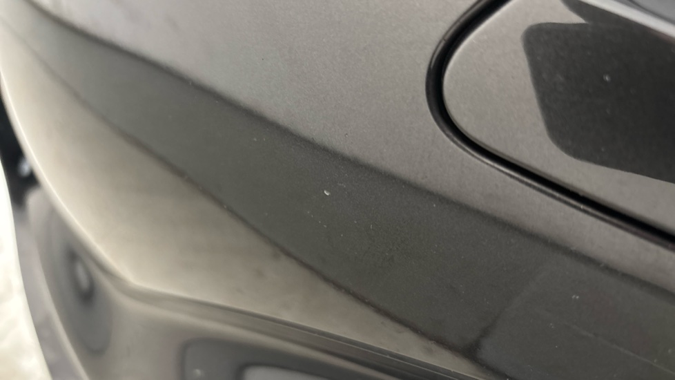 MERCEDES EQC Multiple chips