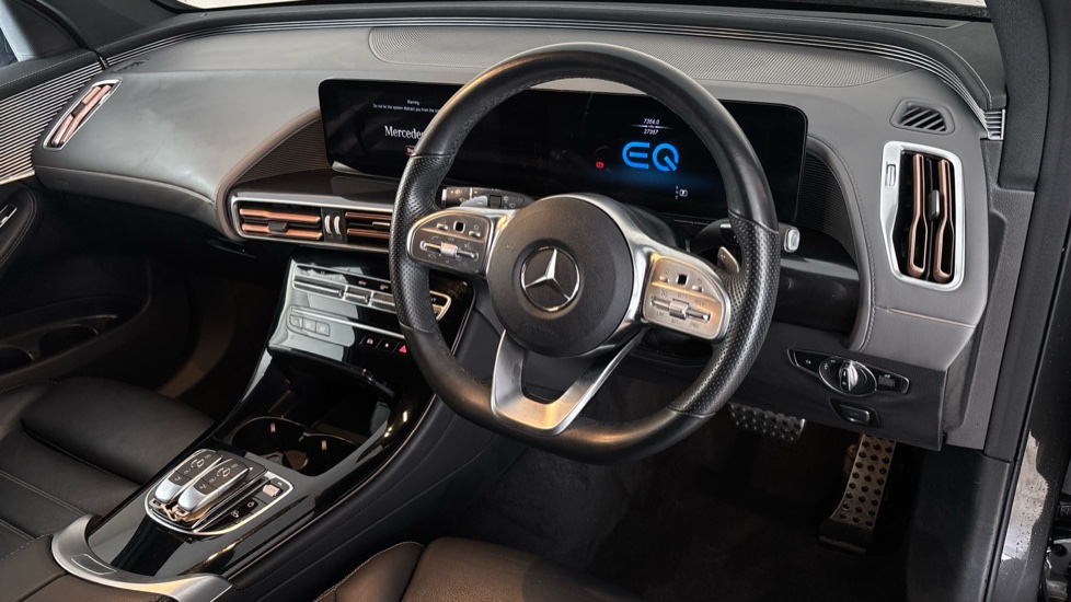 MERCEDES EQC Image 9