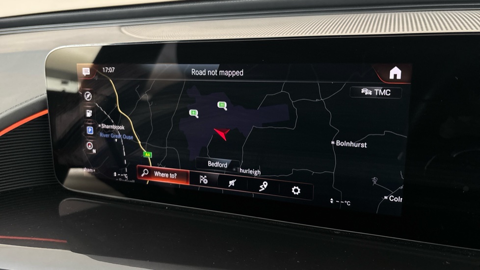 MERCEDES EQC Image 12