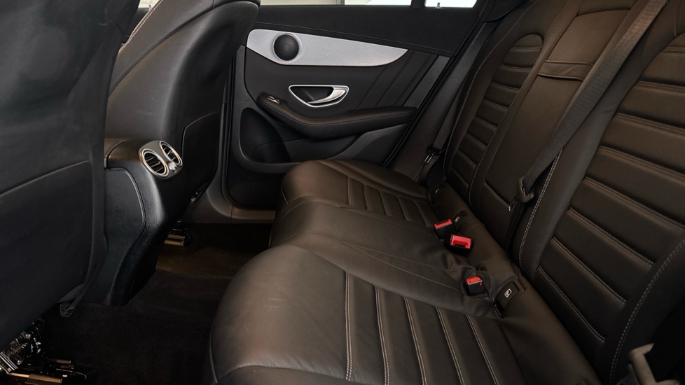 MERCEDES EQC Image 14