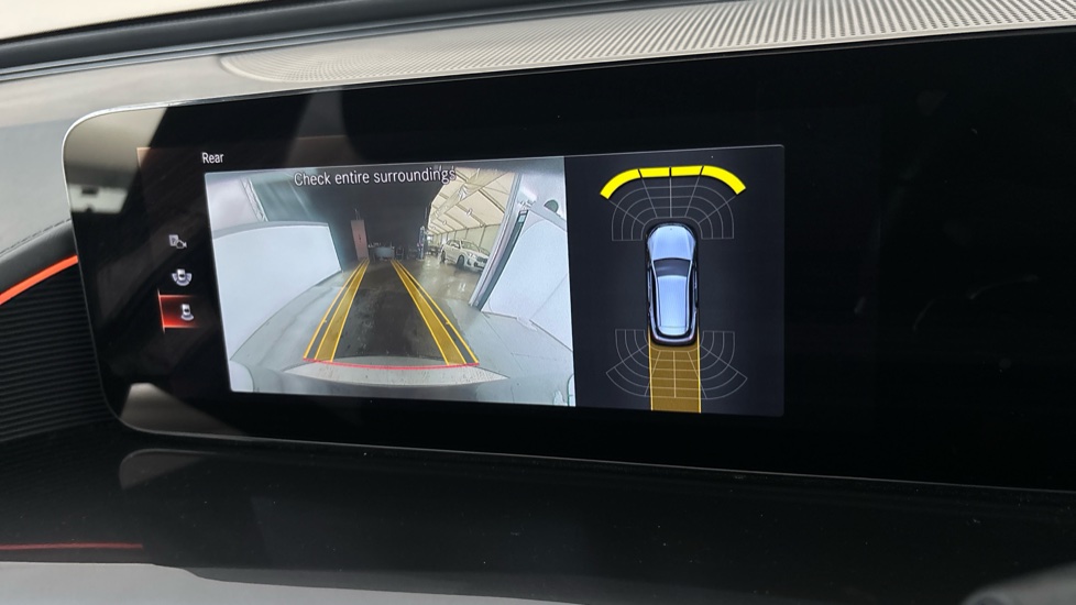 MERCEDES EQC Reverse camera