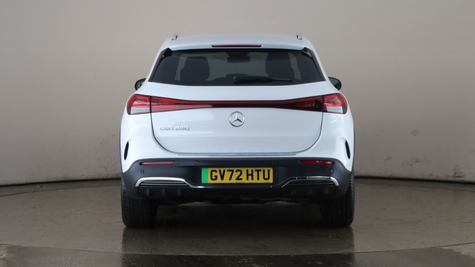 MERCEDES EQA Image 4