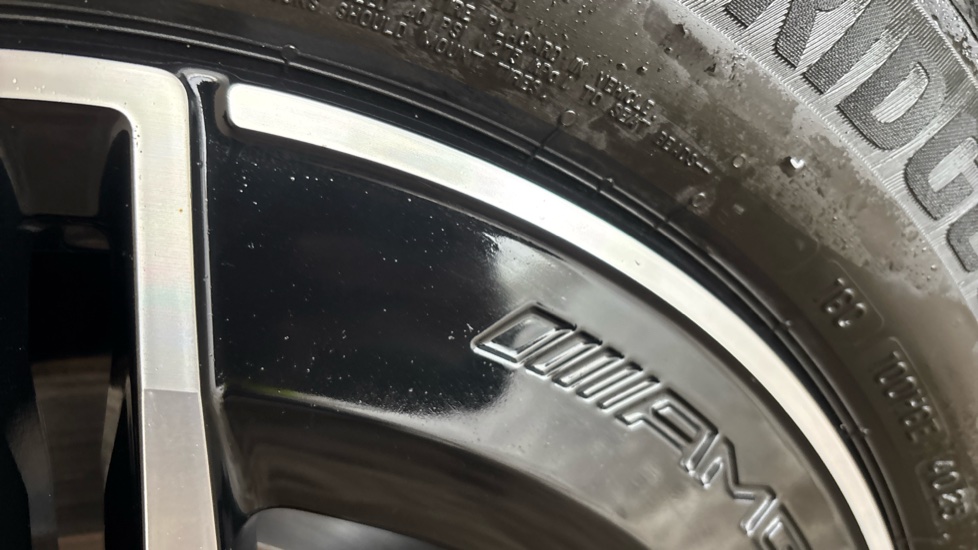 MERCEDES EQA scuff