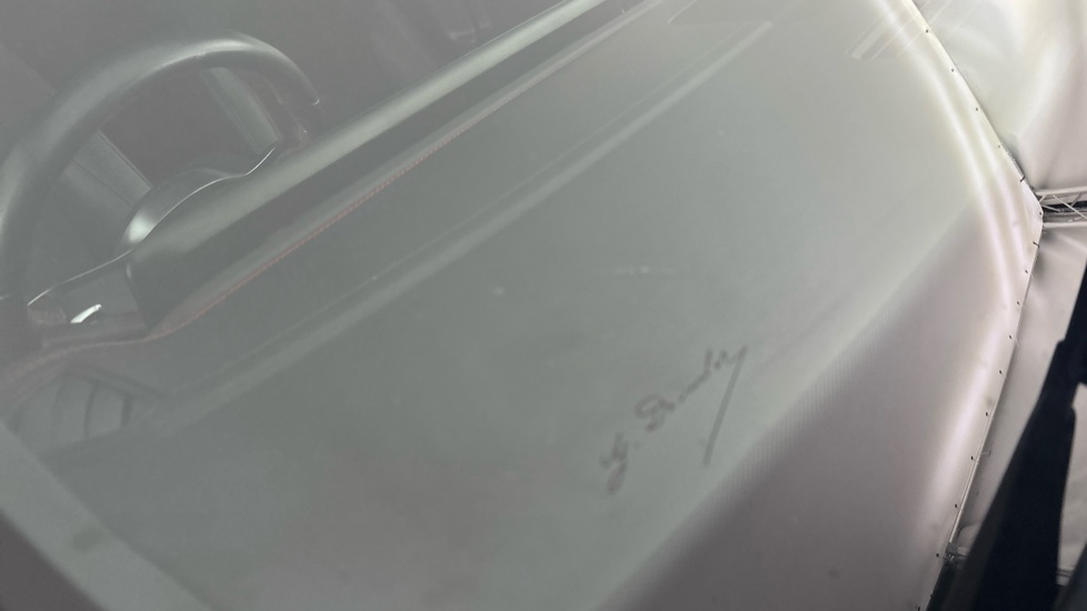 MERCEDES EQA scratches