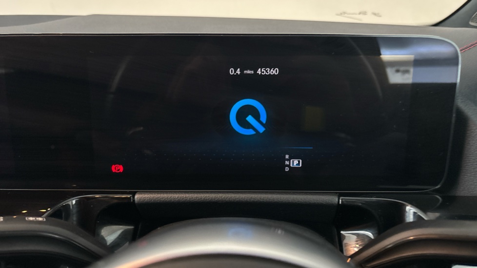 MERCEDES EQA Image 13