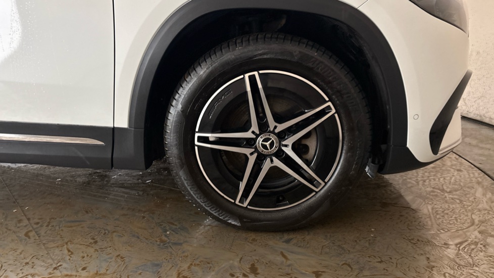 MERCEDES EQA Image 20