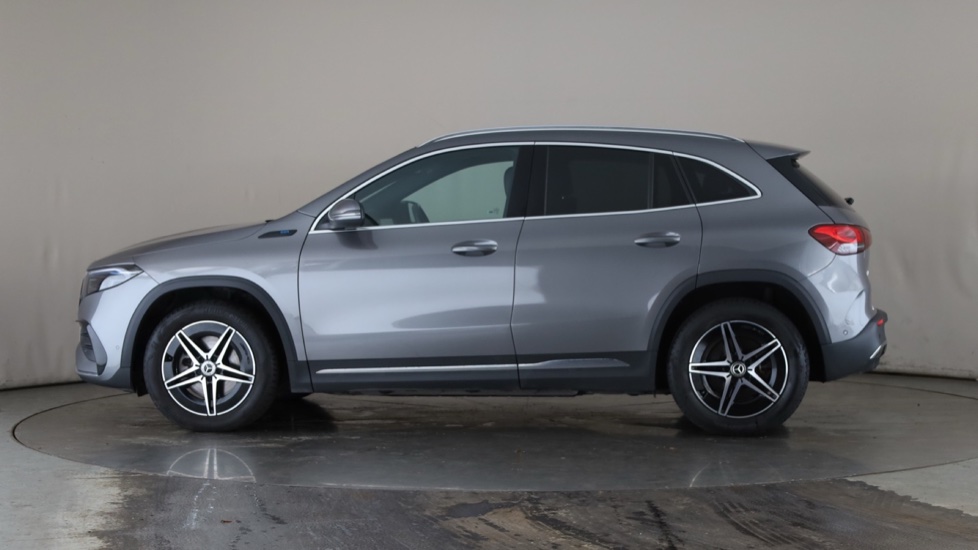 MERCEDES EQA Image 2
