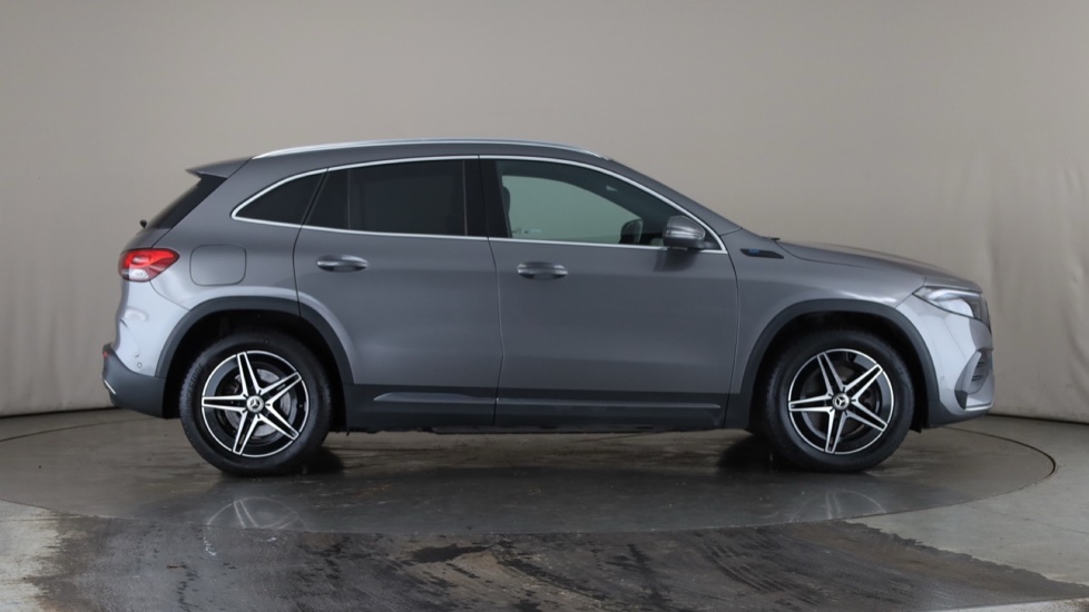 MERCEDES EQA Image 6