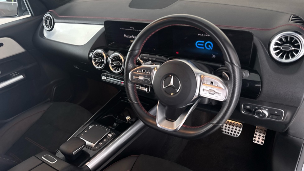 MERCEDES EQA Image 9