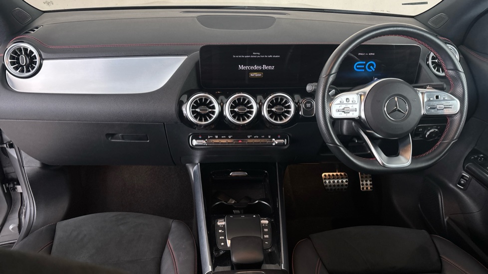 MERCEDES EQA Image 11