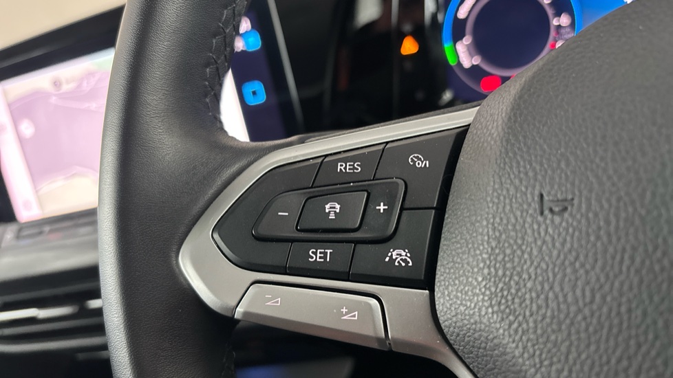 VOLKSWAGEN GOLF Cruise control