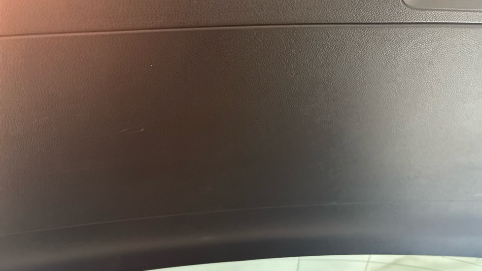 MERCEDES EQC scuff