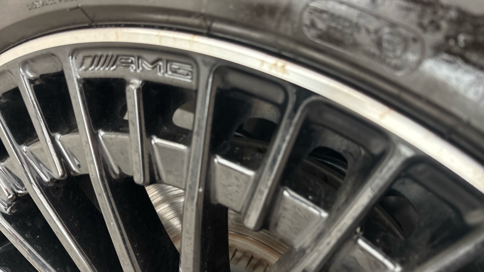 MERCEDES EQC scuff