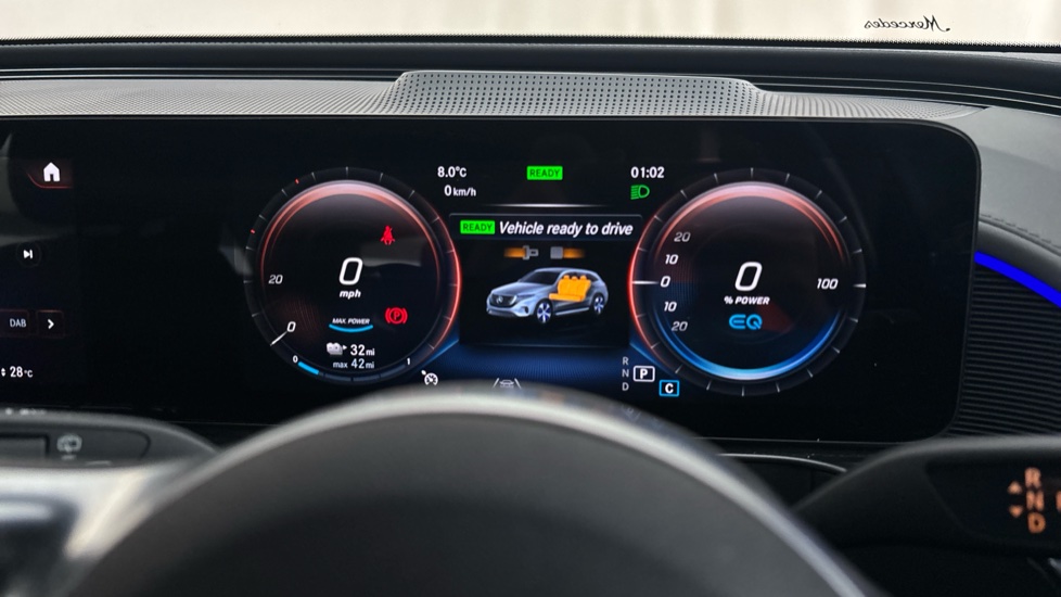MERCEDES EQC Image 13
