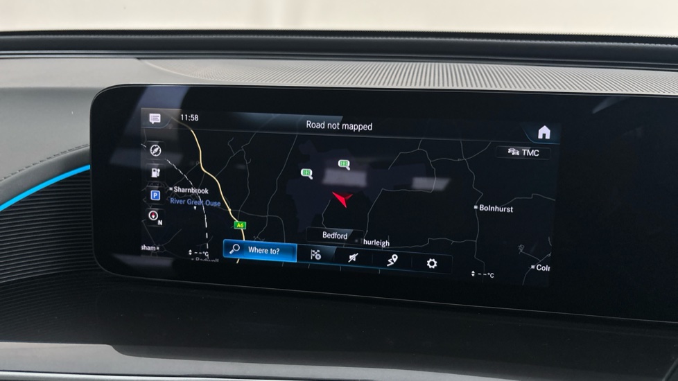 MERCEDES EQC Image 12