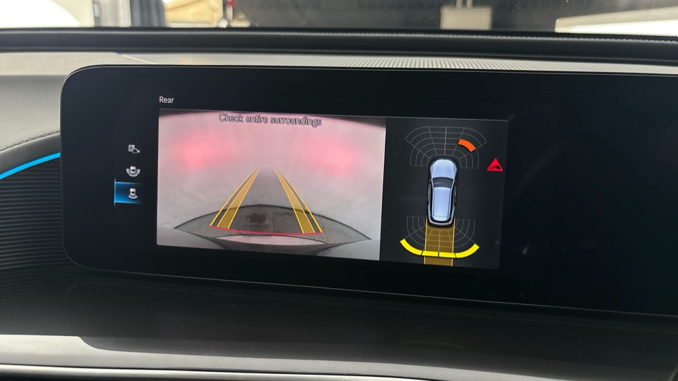 MERCEDES EQC Reverse camera