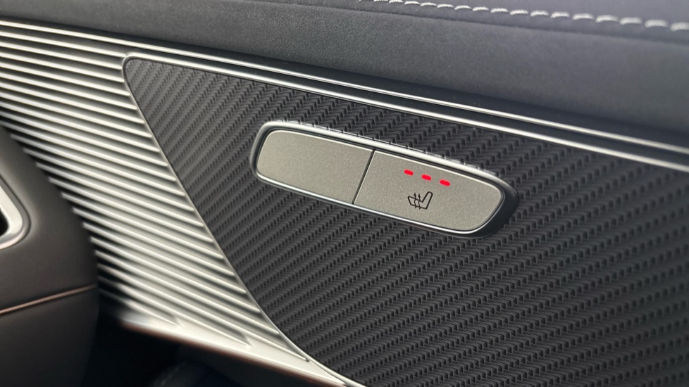 MERCEDES EQC Heated seats