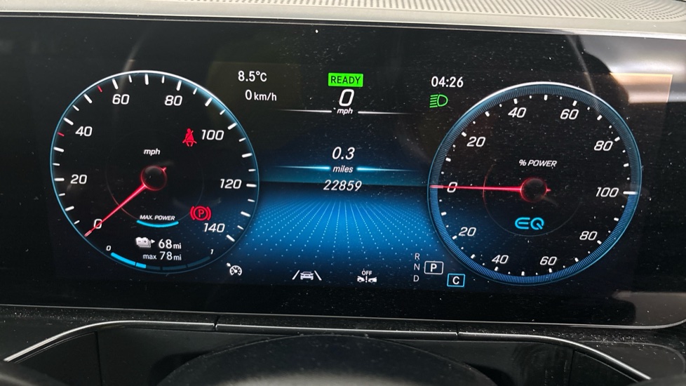 MERCEDES EQC Image 13