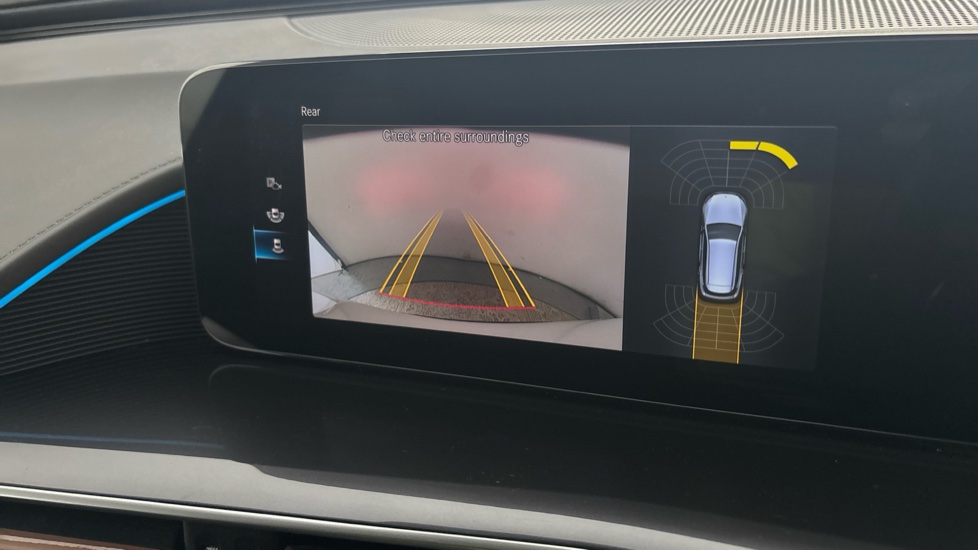 MERCEDES EQC reverse camera