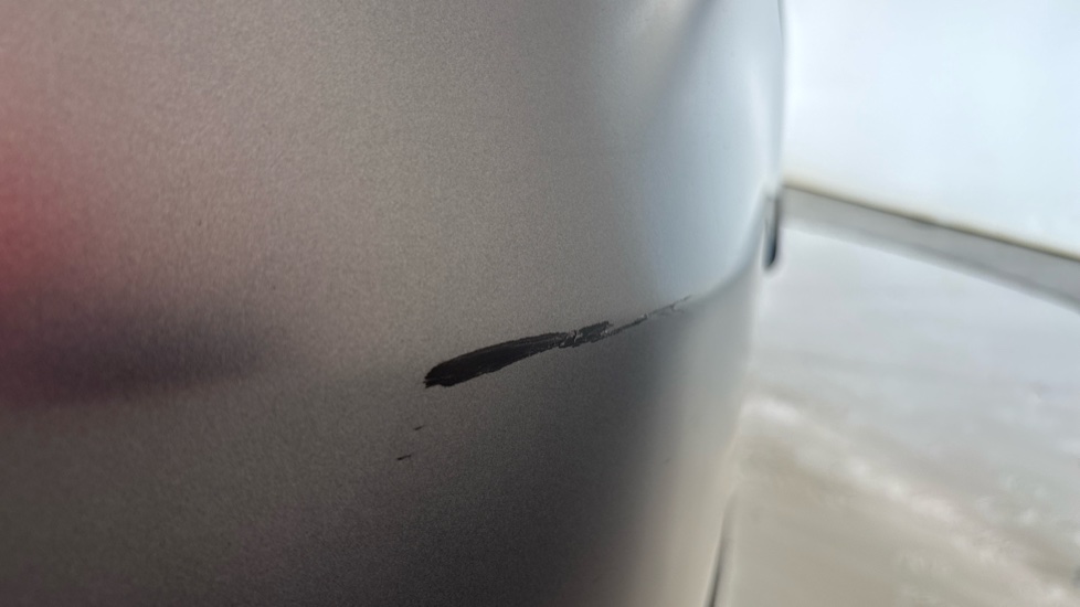 MERCEDES EQC Scuff